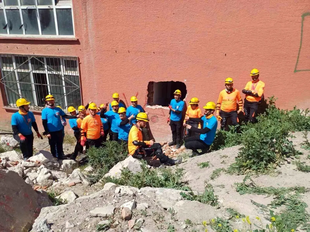 Balıkesir\'de Afet Tatbikatı Gerçekleştirildi