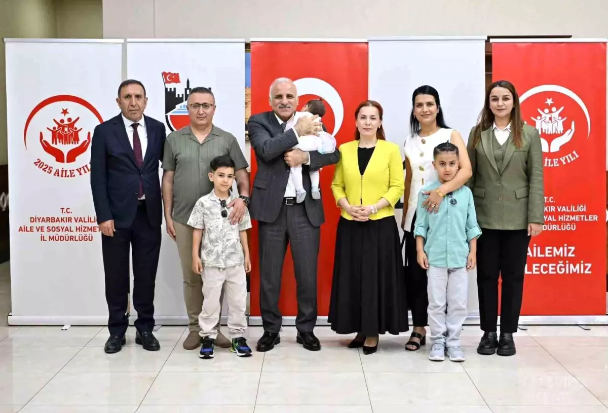 Diyarbakır\'da Koruyucu Aileye Teslim Töreni