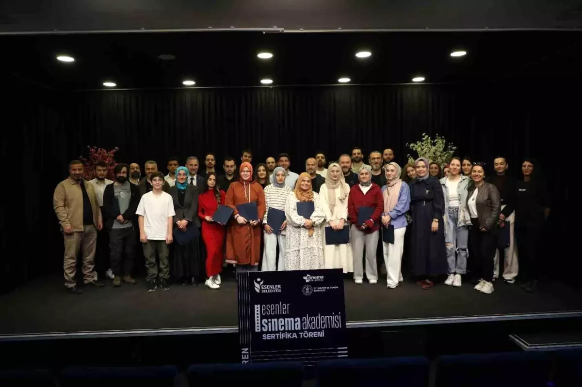 Esenler Sinema Akademisi\'nde Mezuniyet Heyecanı