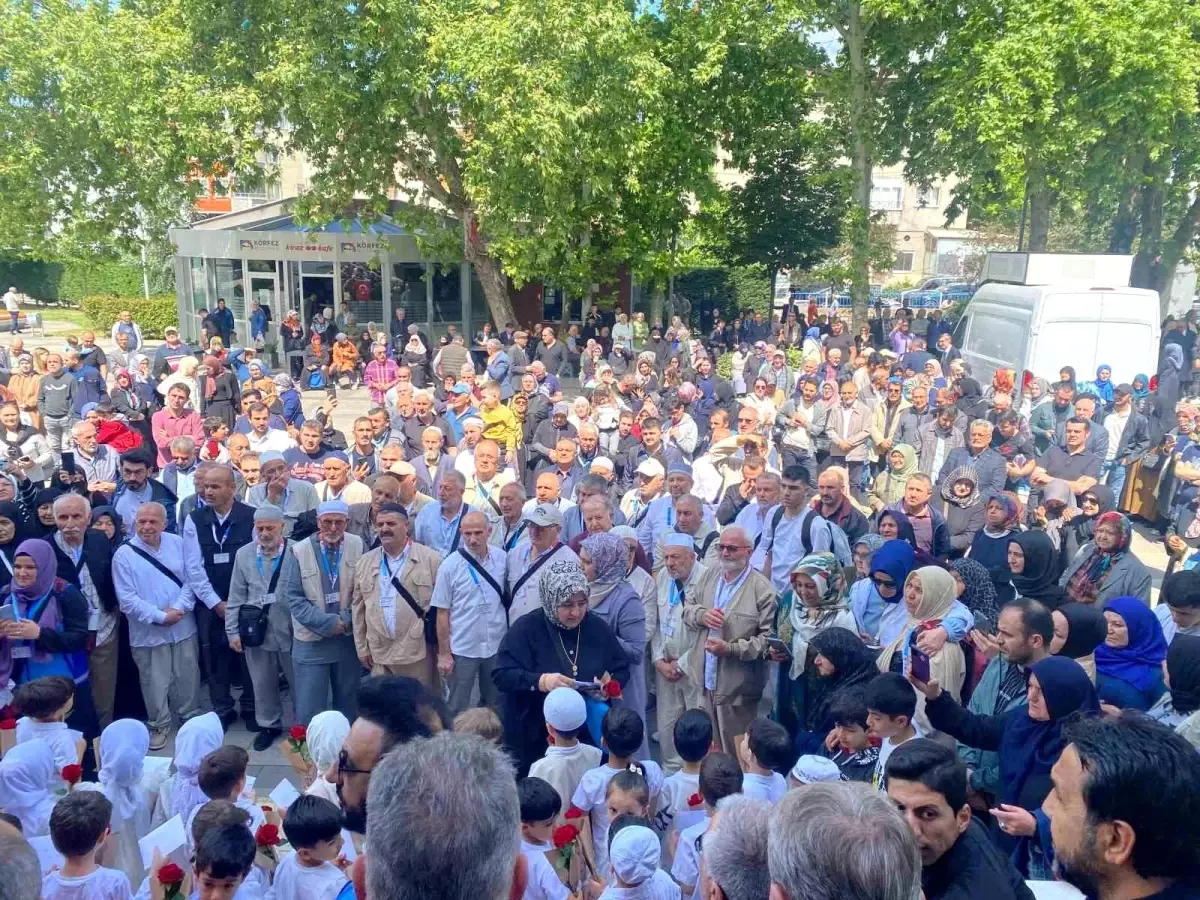 Hacı adayları dualarla kutsal topraklara uğurlandı