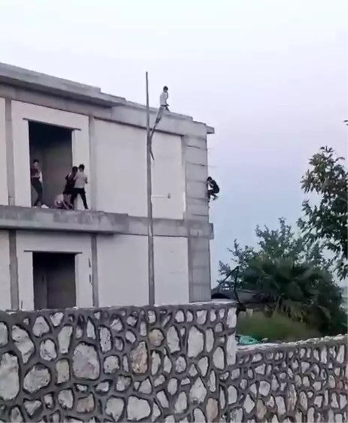 Tehlikeli Oyun: Çocuklar İnşaatta Yaşam Tehdidi Yarattı