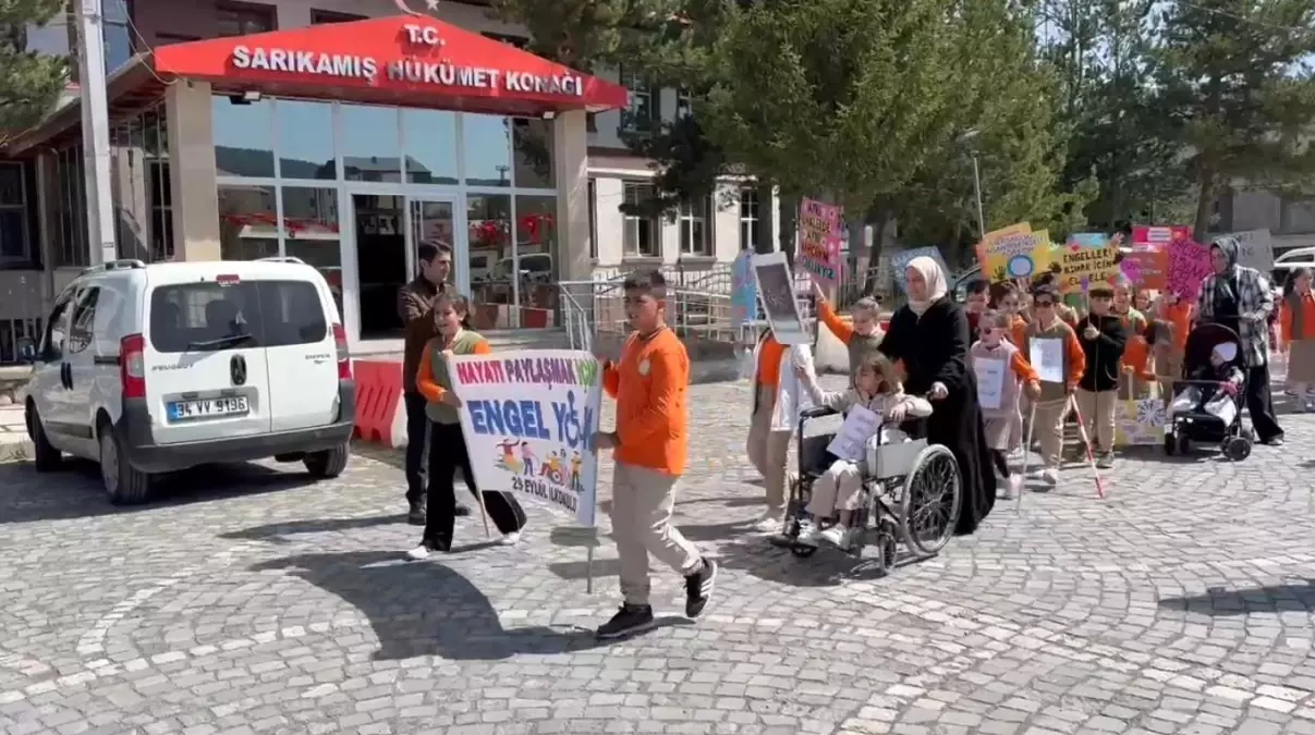 Sarıkamış\'ta Engelli Bireylere Destek Yürüyüşü