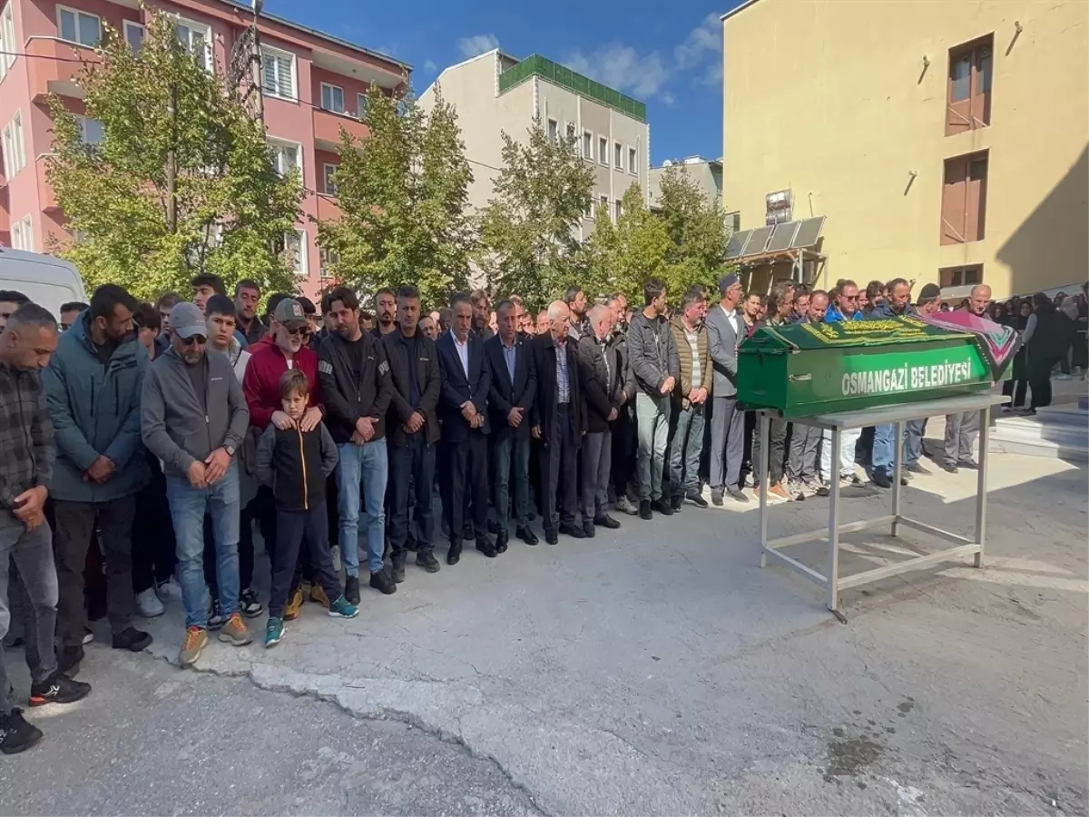 Ehliyetsiz sürücü, kırmızı ışıkta geçmeye çalışan genç kıza çarptı: Savcıdan 9 yıla kadar hapis istemi