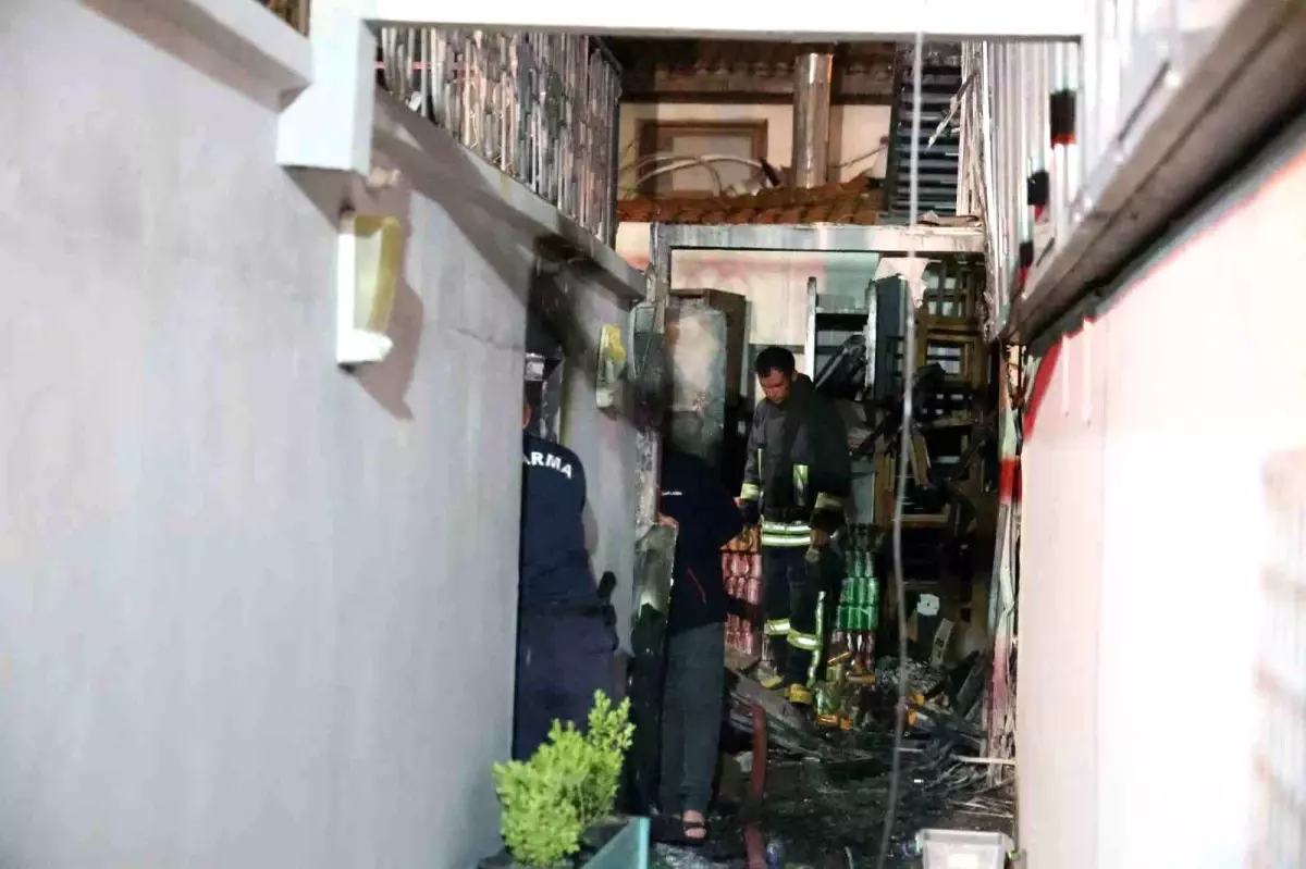 Muğla\'da Restoran Mutfakında Yangın Çıktı