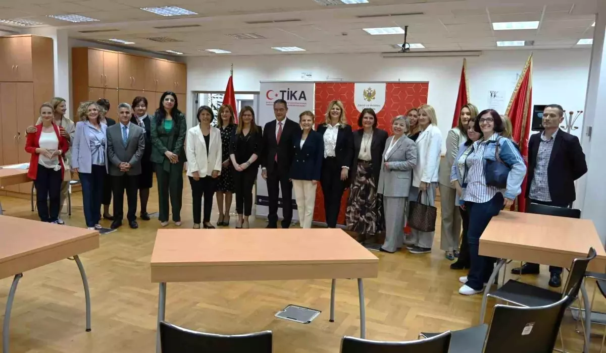 TİKA\'dan Karadağ\'a Ofis Mobilyası Desteği