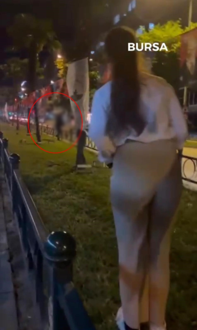 Türk Bayrağını Yakmaya Çalışan Şüpheli Kaçtı