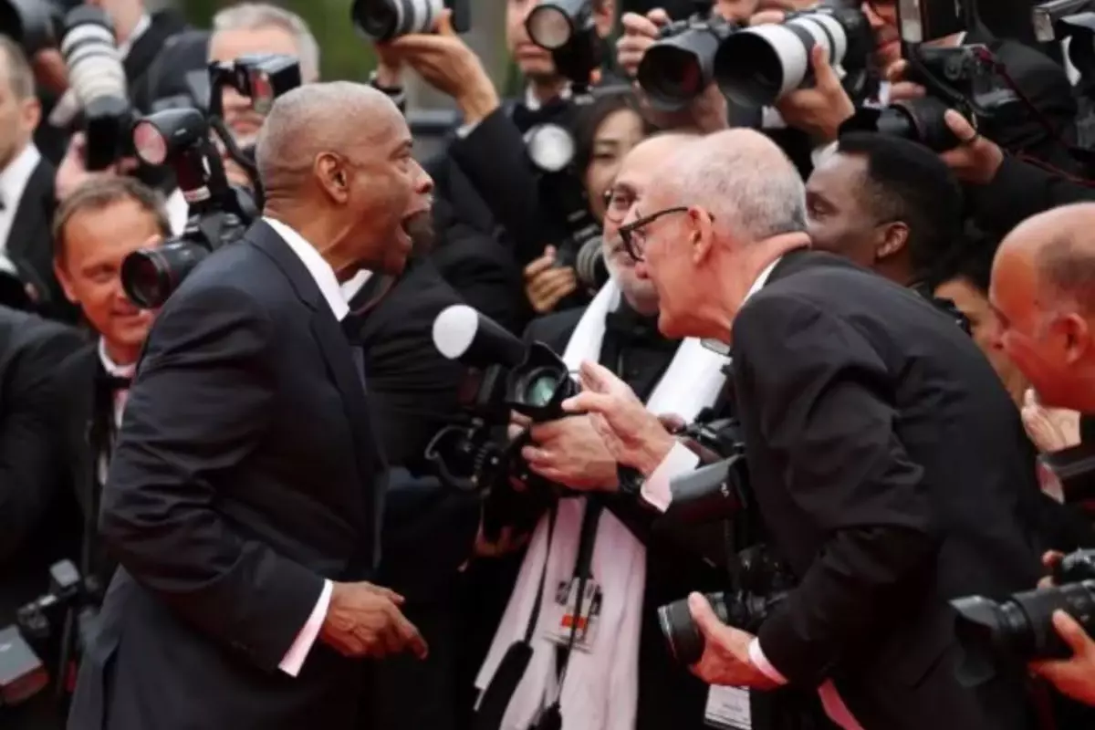 Ünlü aktör, Cannes Film Festivali\'nde kendisine dokunan gazeteciye bağırdı