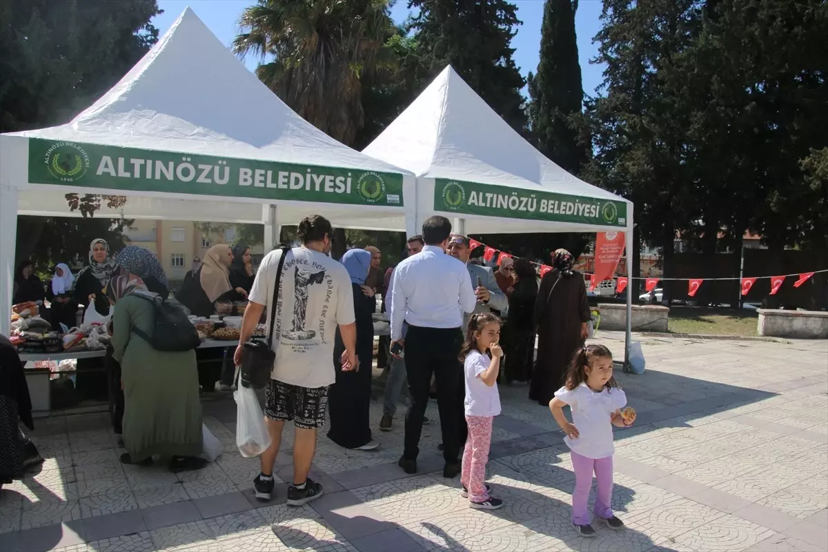 Altınözü\'nde Kermes Geliri Depremzedelere