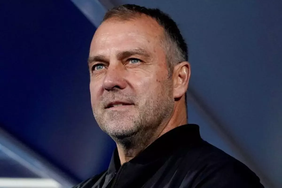 Barcelona, Hansi Flick\'in sözleşmesini 2027\'ye kadar uzattı