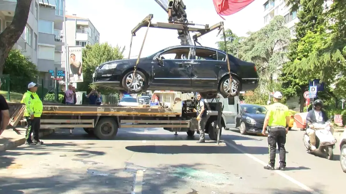 Beşiktaş\'ta otomobil takla attı