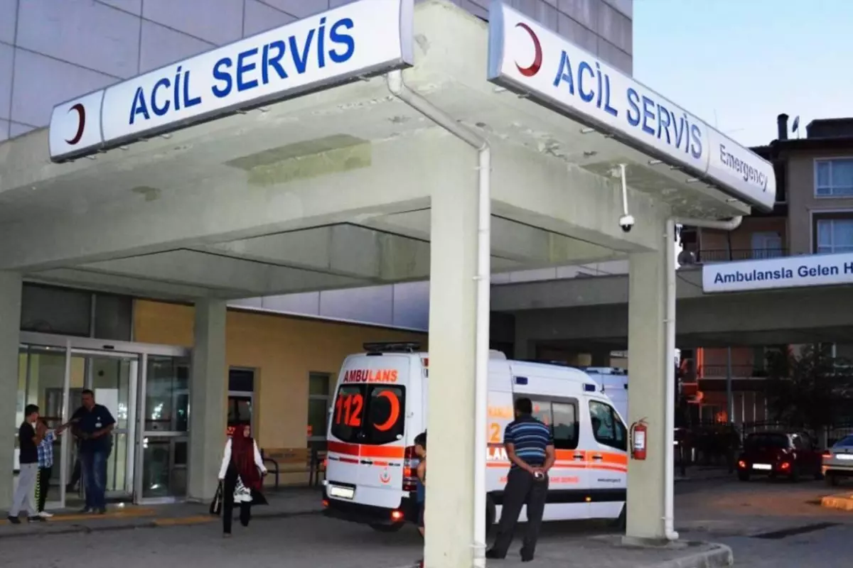 Bitlis\'te göreve giden polislerin aracı kaza yaptı! 2 memur yaralandı