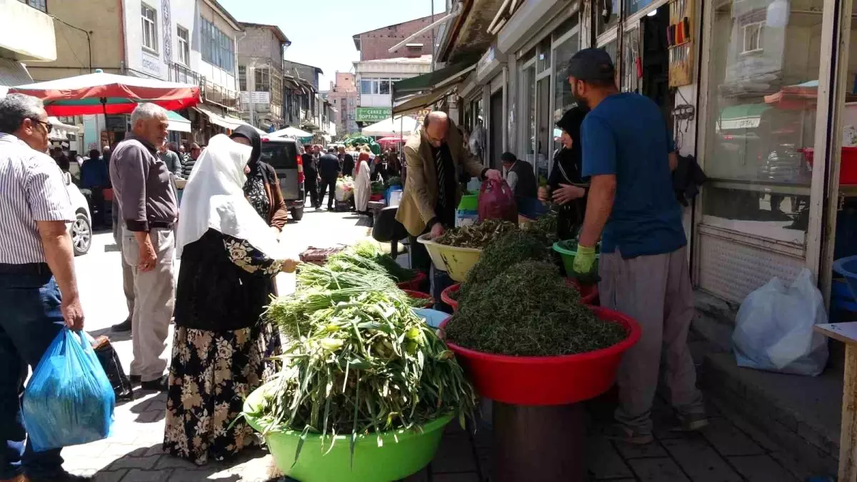 Van\'da Şifalı Otlar Tezgahlarda