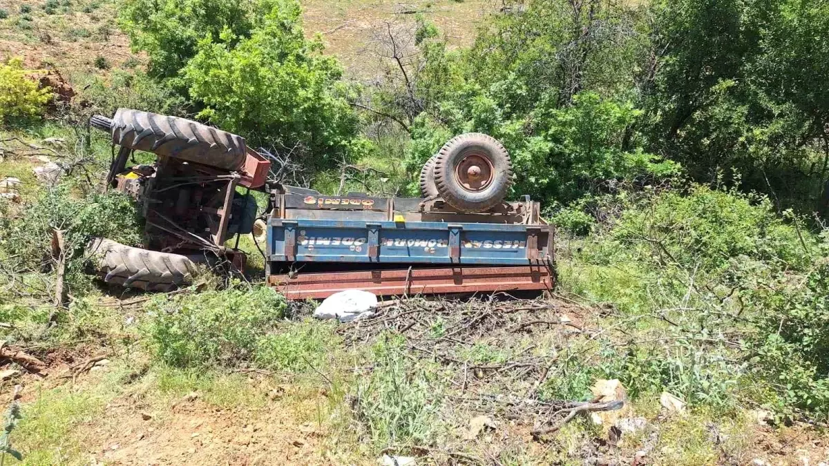 Ödemiş\'te Traktör Devrildi: Sürücü Hayatını Kaybetti