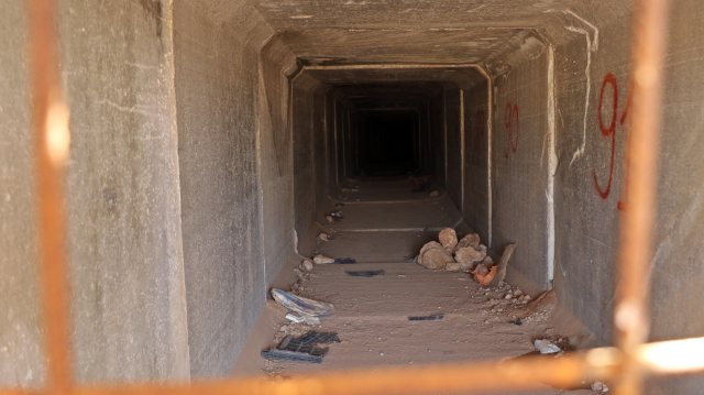 Drenaj tünelini çocuklar mesken tuttu! İçinden yatak çıktı Drenaj tünelini çocuklar mesken tuttu! İçinden yatak çıktı