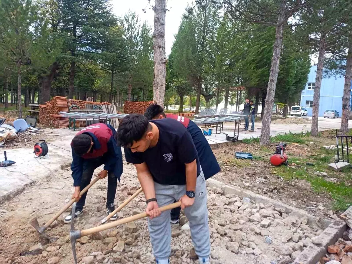 Gediz\'de İnovatif Mesleki Eğitim Modeli