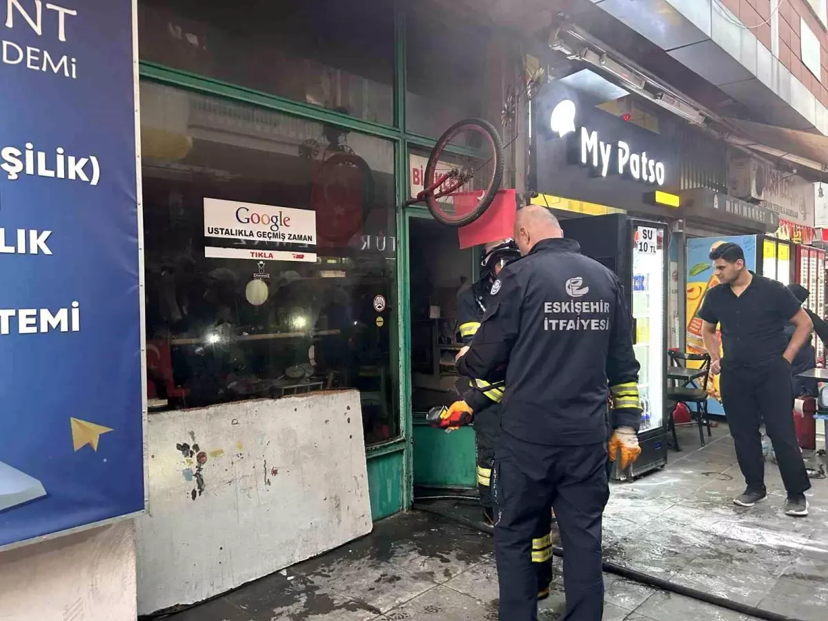 Eskişehir\'de Yangın: Bisiklet Dükkanında Maddi Hasar