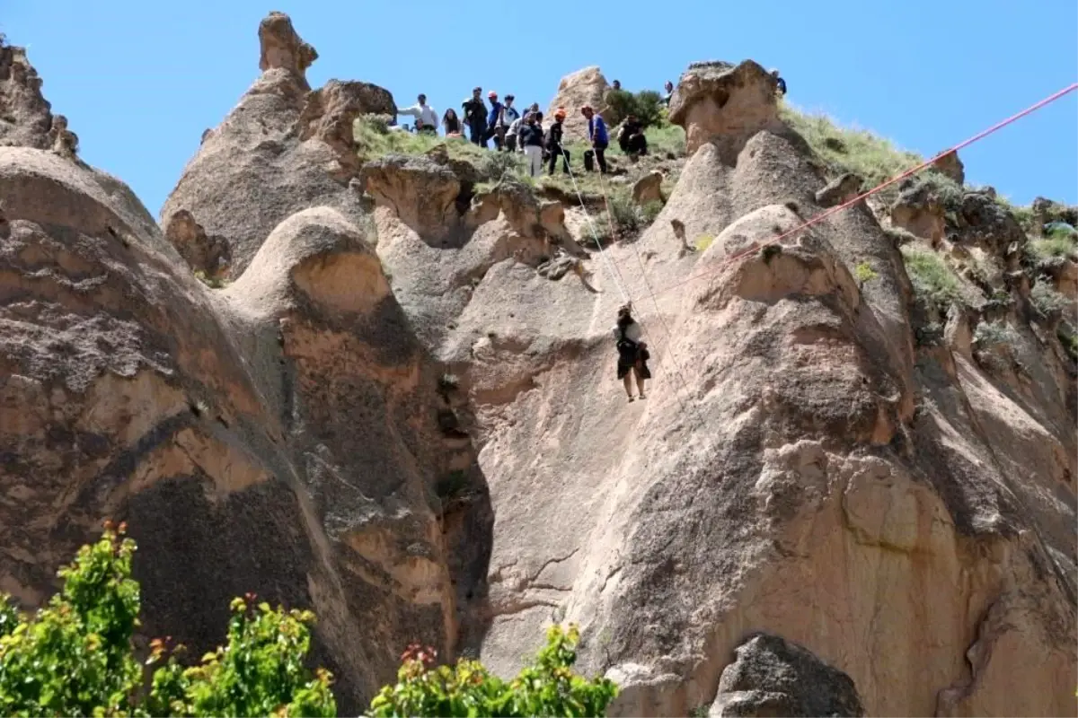 Nevşehir\'de Turistler Tahliye Edildi