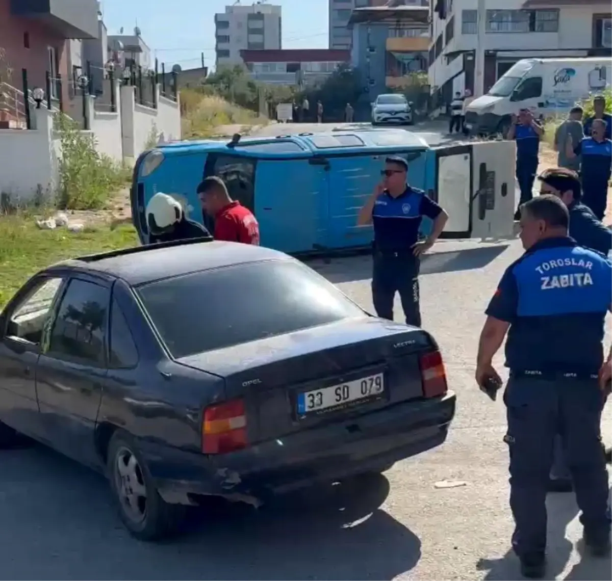 Mersin\'de Zabıta Aracına Çarpan Otomobilin Sürücüsünün Ehliyeti Motosiklet İçin