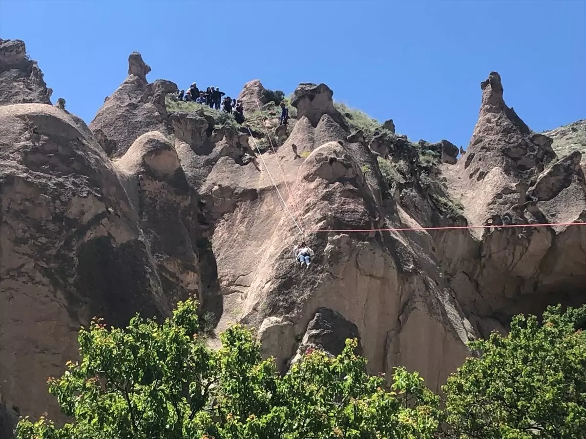 Nevşehir\'de Sıcak Hava Balonu Zorunlu İniş Yaptı