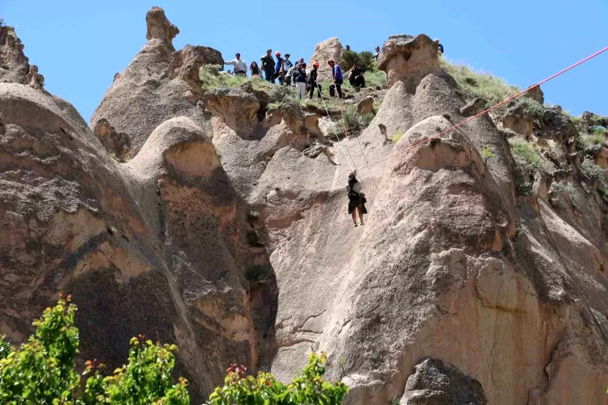 Sıcak hava balonu güvenli iniş yaptı