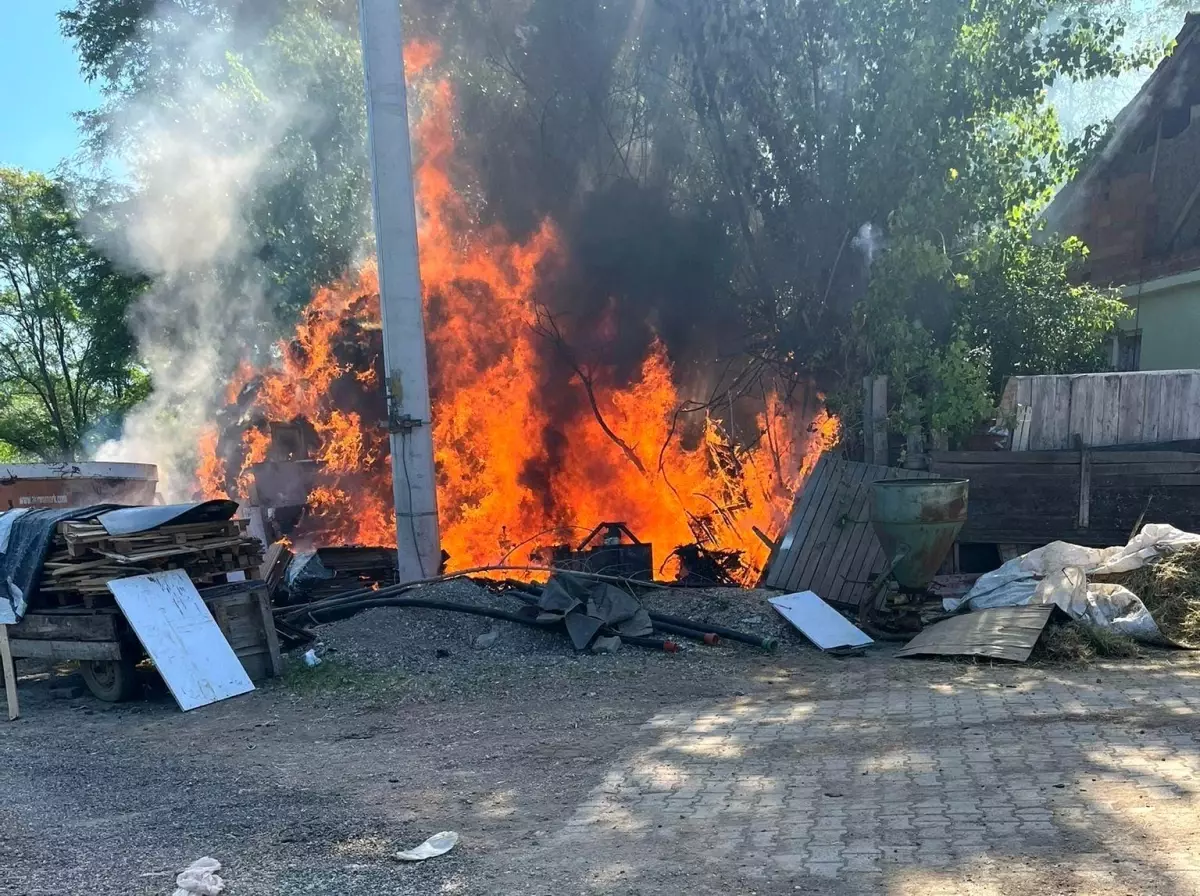 İnegöl\'de Saman Balyaları Yangını