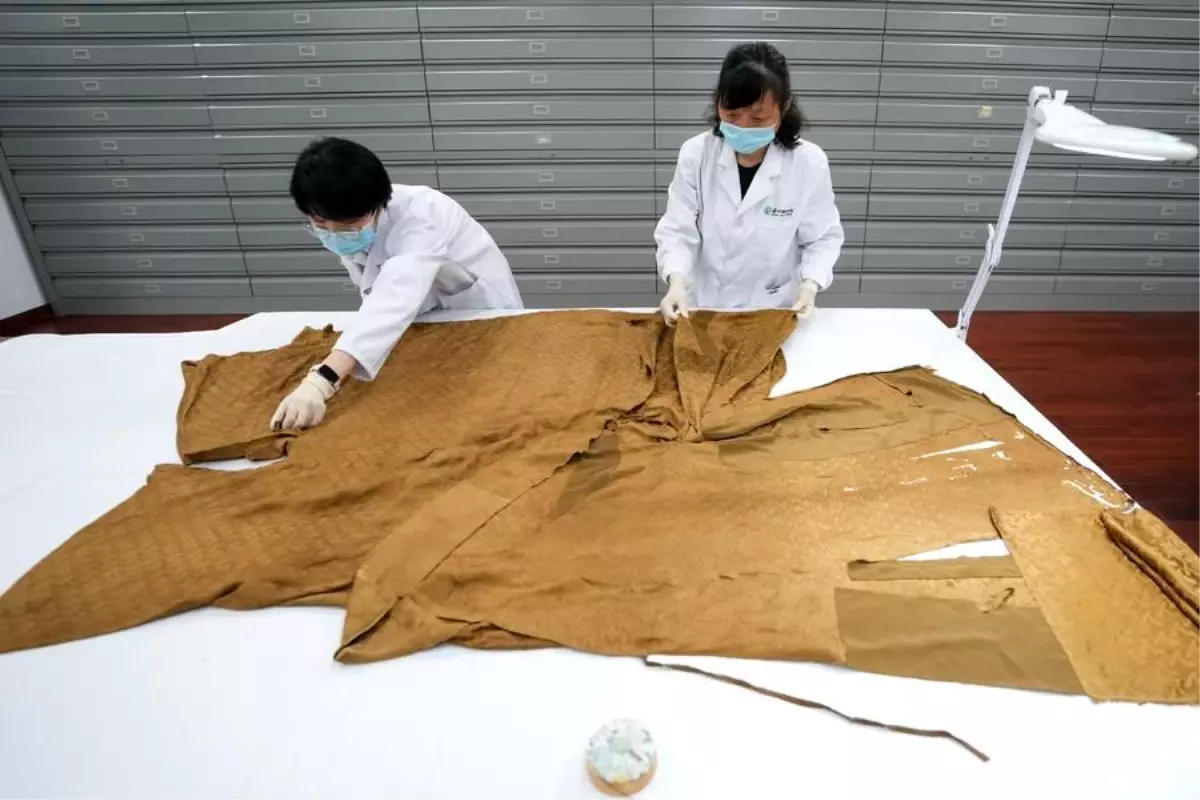 İpek Eserlerin Restorasyonu Zorlayıcı Süreç