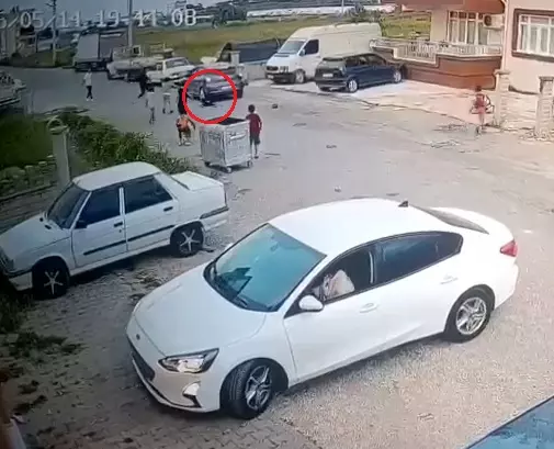 Antalya'da 7 Yaşındaki Çocuk Otomobilin Çarpması Sonucu Hayatını Kaybetti Antalya'da 7 Yaşındaki Çocuk Otomobilin Çarpması Sonucu Hayatını Kaybetti