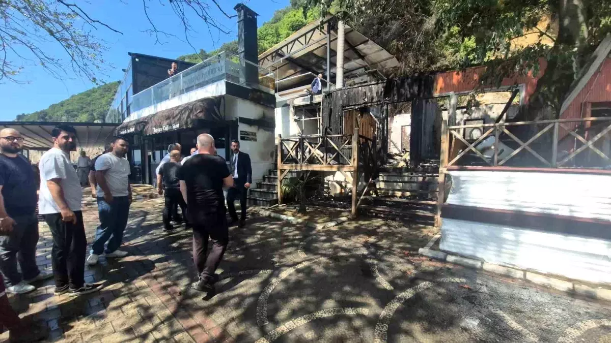 İnkumu Beldesi\'nde Otel Mutfağında Yangın