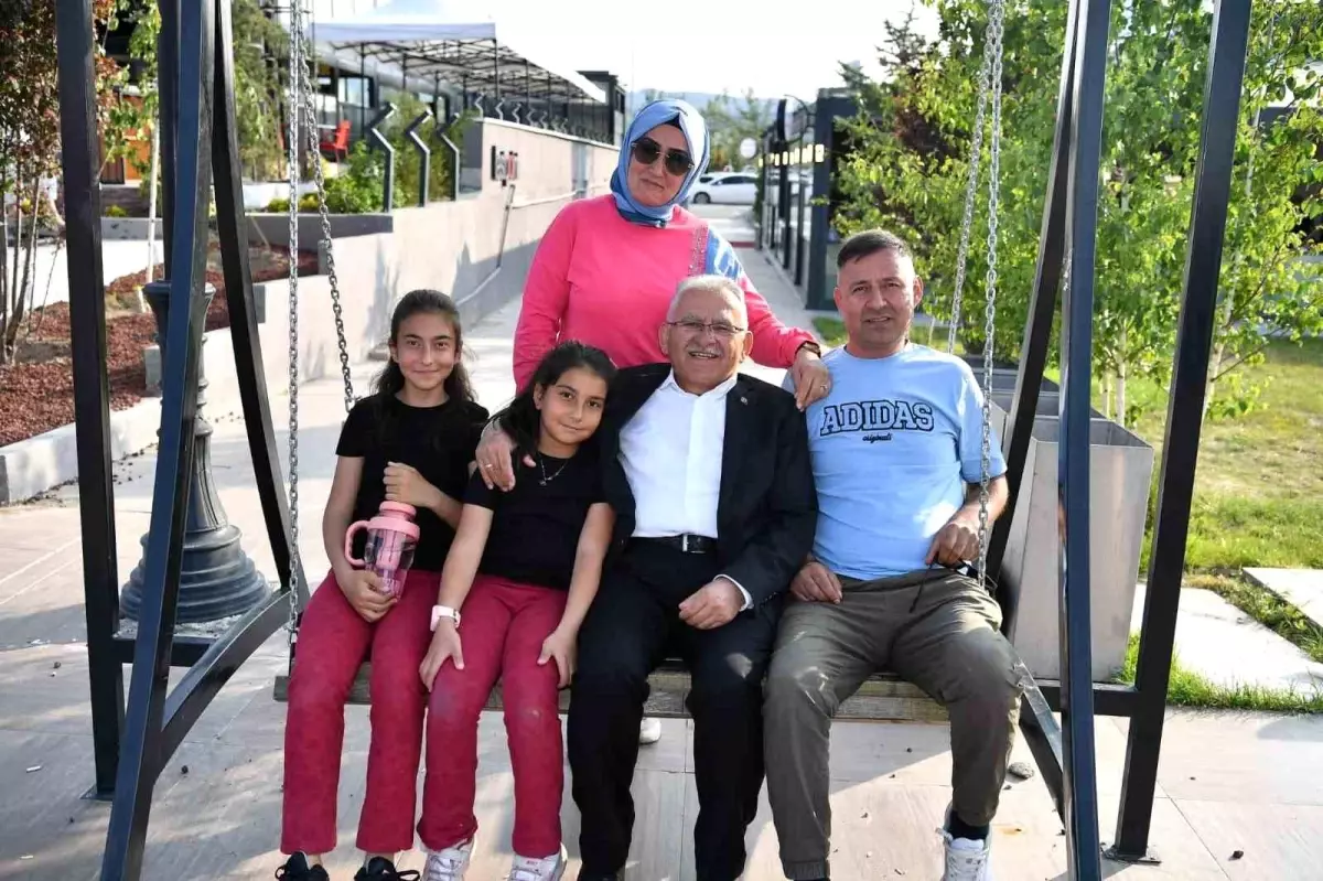 Başkan Büyükkılıç, Mutfak Sanatları Merkezi\'nde vatandaşlarla buluştu