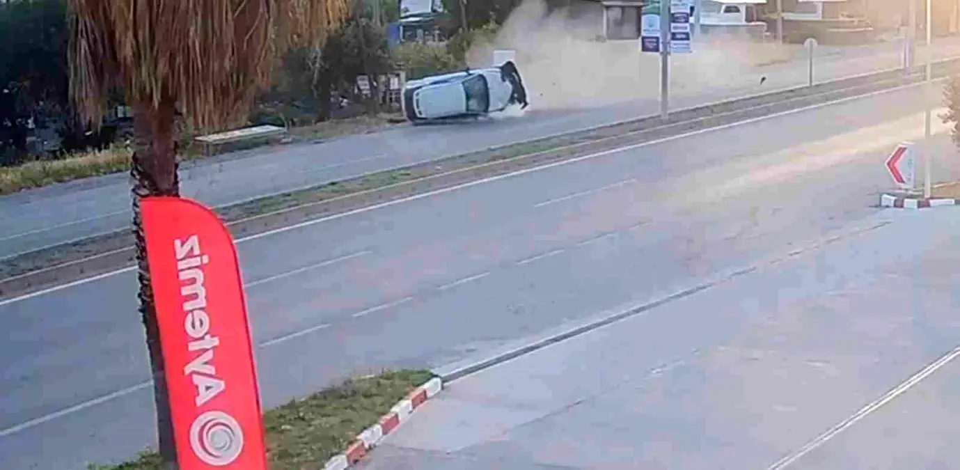 Bodrum\'da Trafik Kazası: Sürücü Kaçtı