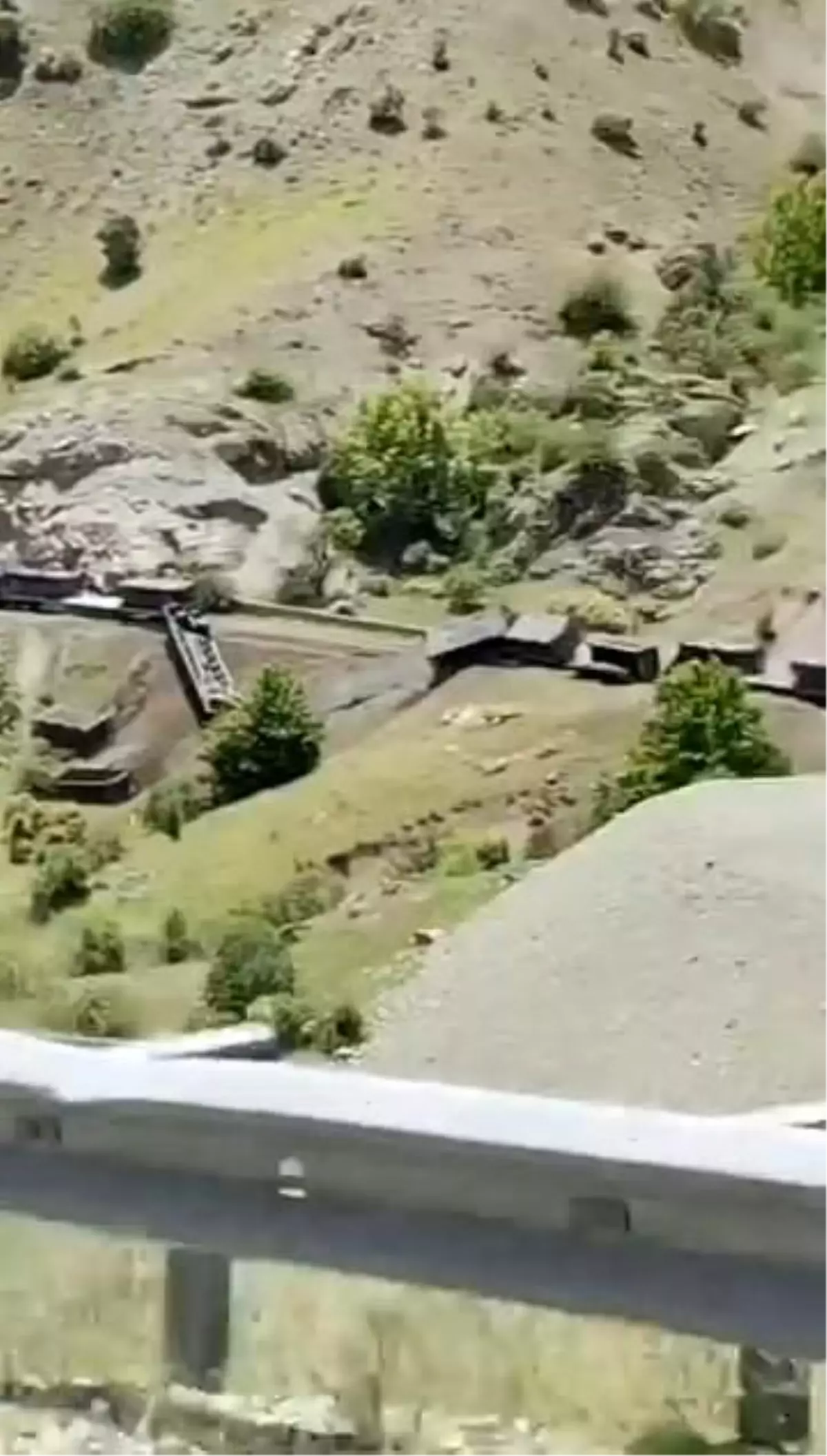 Elazığ\'da Yük Treni Devrildi