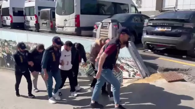 Ümraniye'de Yasa Dışı Bahis Operasyonu: 6 Üniversite Öğrencisi Gözaltında Ümraniye'de Yasa Dışı Bahis Operasyonu: 6 Üniversite Öğrencisi Gözaltında