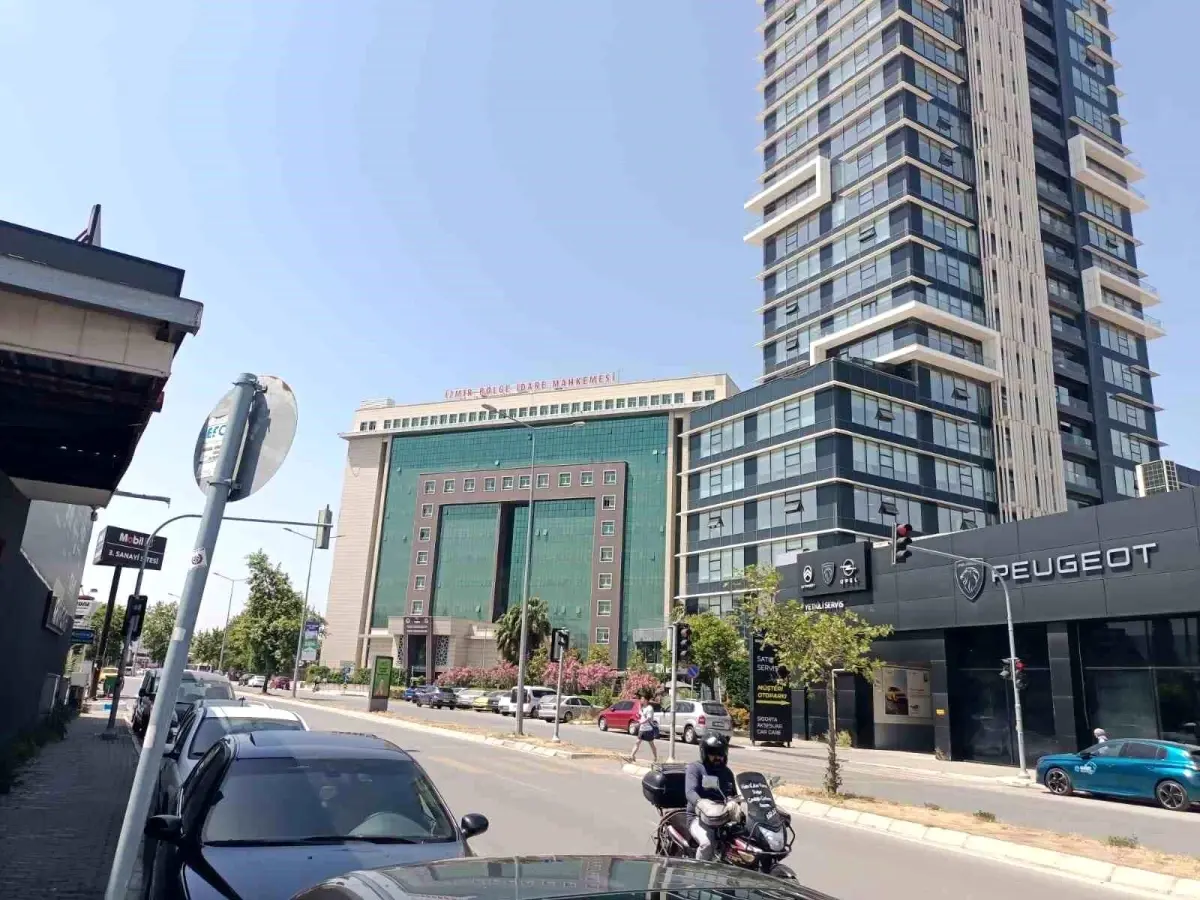 İzmir\'de İcra Müdür Yardımcısı Rüşvetten Yakalandı