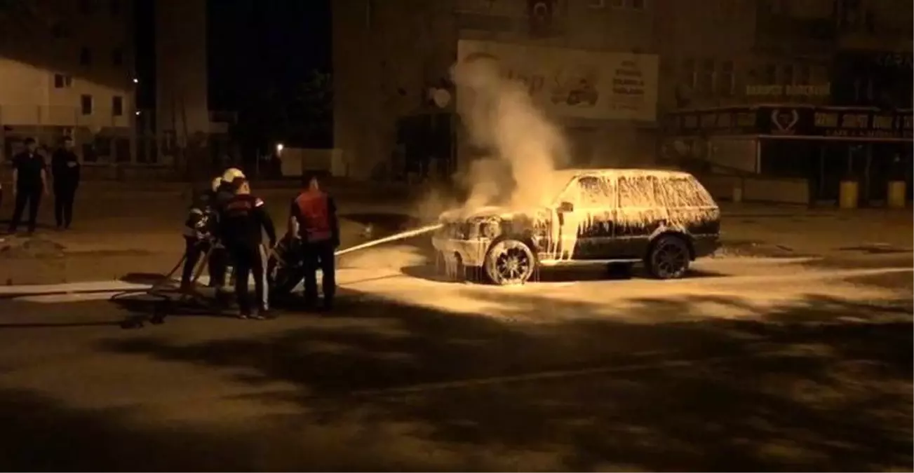 Kayseri\'de Araç Yangını: Madde Hasar