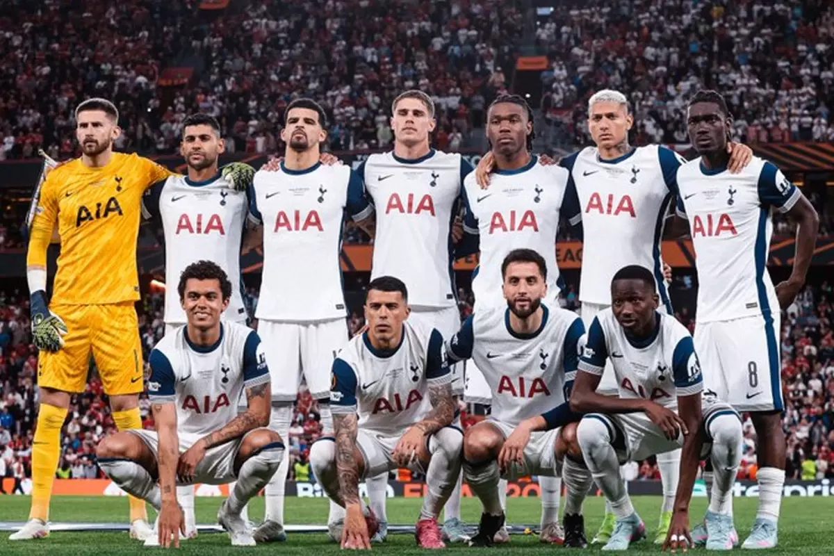 Premier Lig\'de 17. sırada olan Tottenham, Şampiyonlar Ligi biletini kaptı