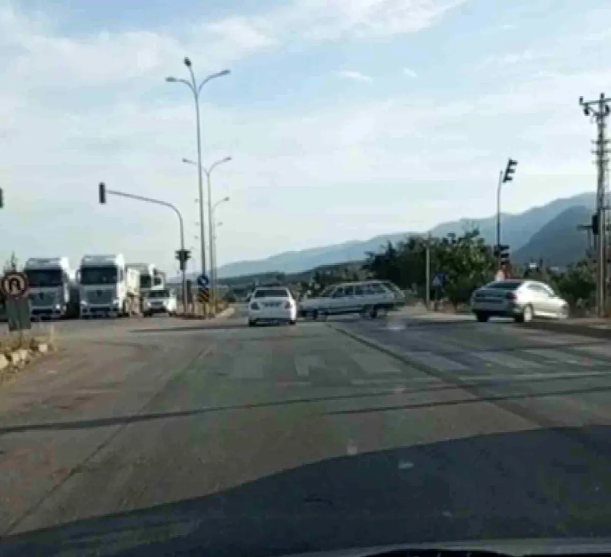 Hatay\'da Kavşakta Kaza: 2 Yaralı