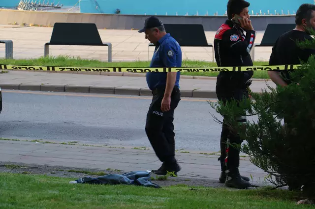 TBMM Önünde Silahlı Olay: Havaya Ateş Açtı TBMM Önünde Silahlı Olay: Havaya Ateş Açtı