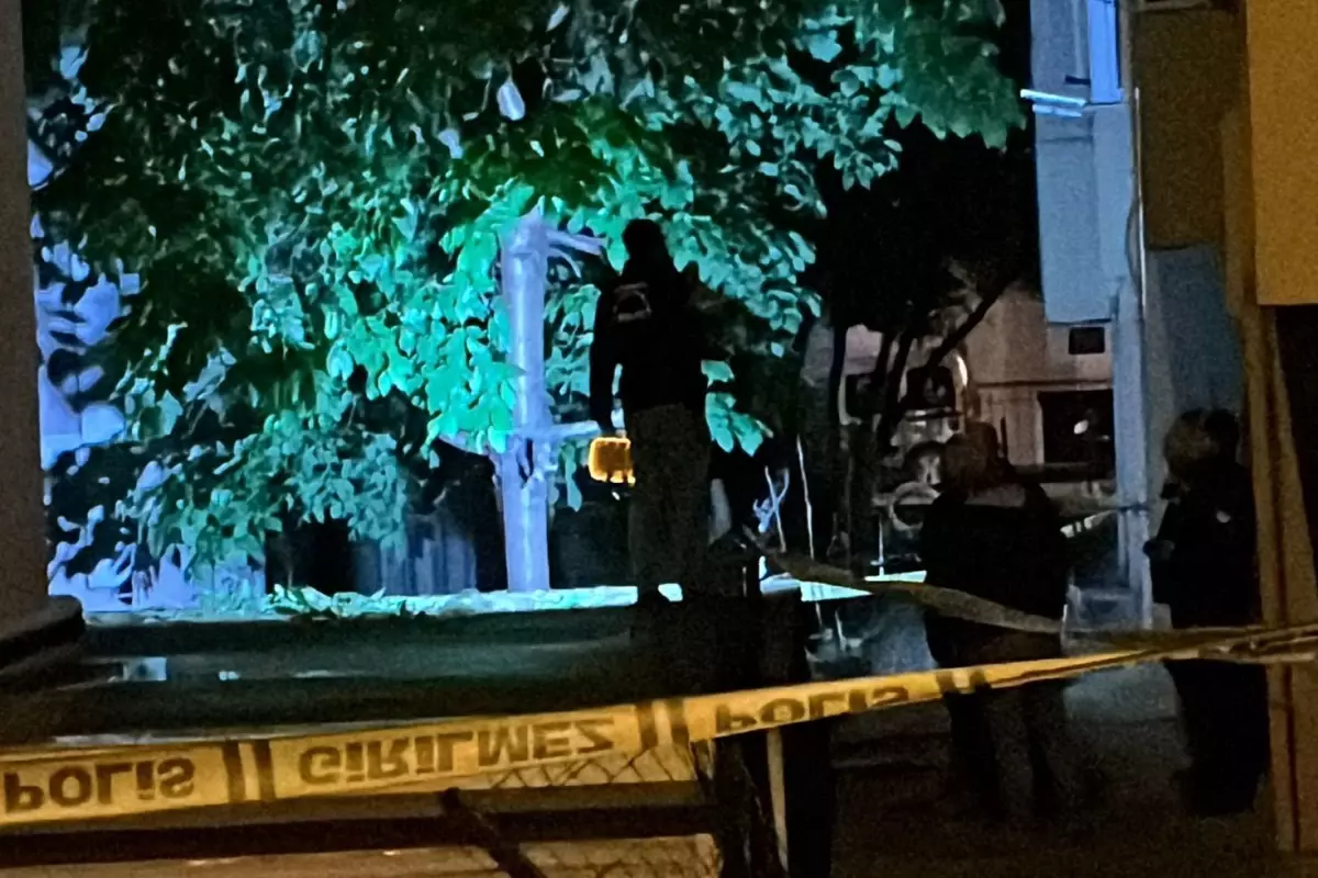 5. kattan düşen 21 yaşındaki genç hayatını kaybetti