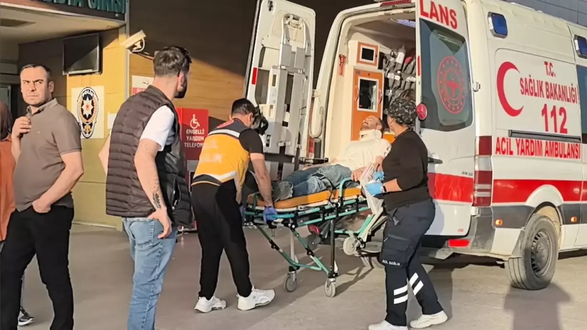 İnegöl\'de Otomobil Şarampole Yuvarlandı: 5 Yaralı