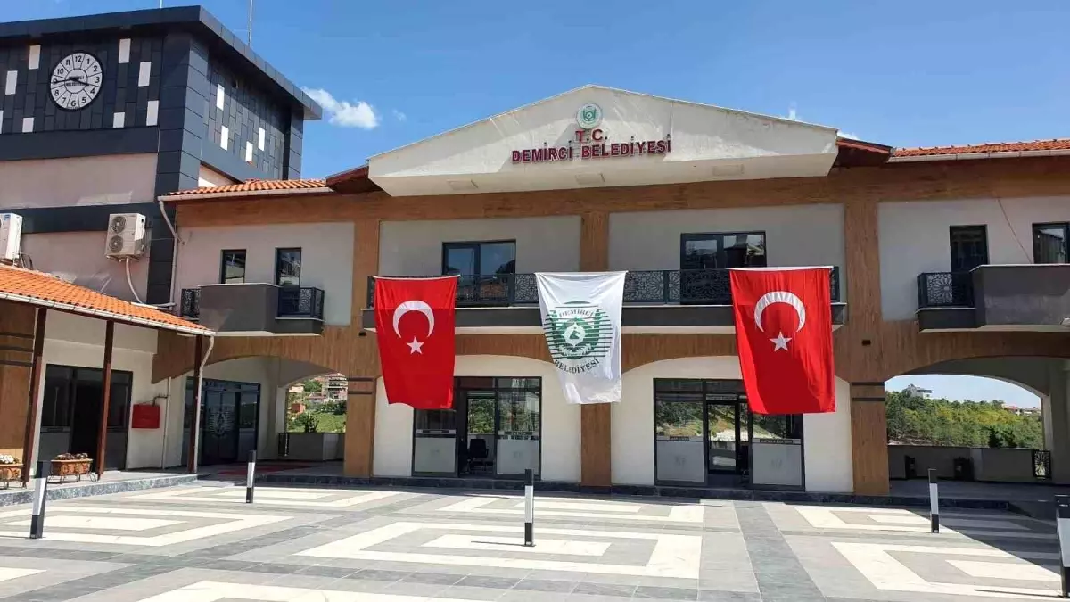 Demirci Belediyesi\'nden Çalışanlara Rekor Promosyon Müjdesi