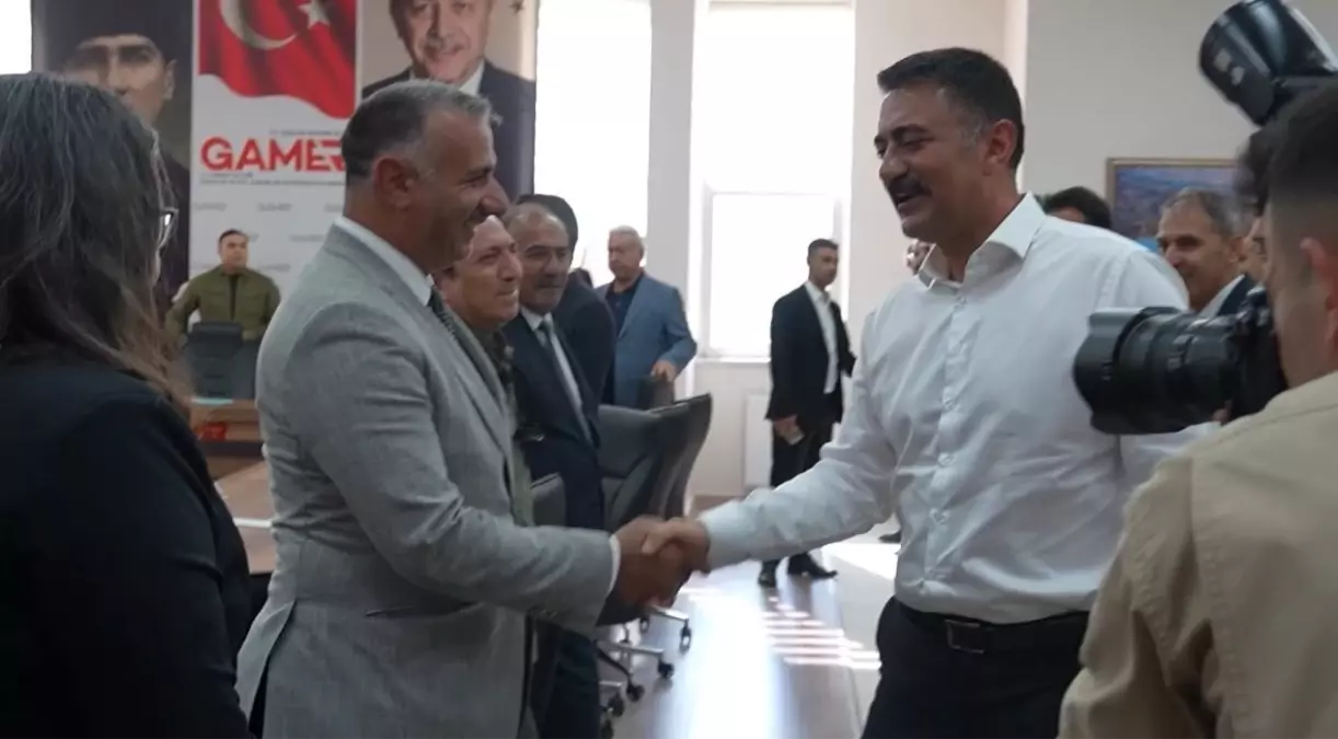 Eski Vali Tekbıyıkoğlu Tunceli\'den Ayrıldı