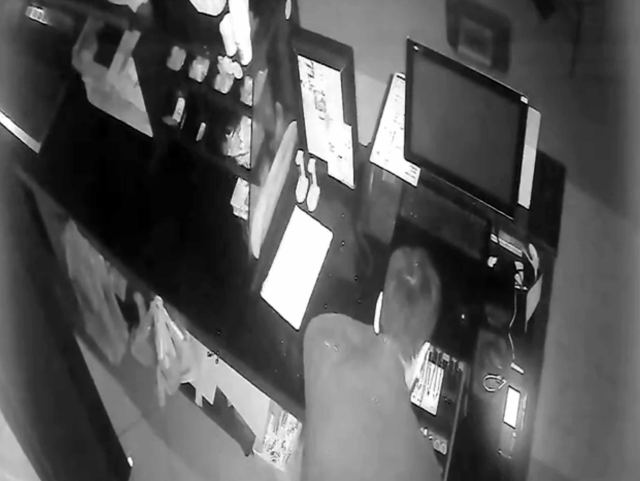 'Lütfen şikayetçi olmayın' notu bırakan hırsız yakalandı