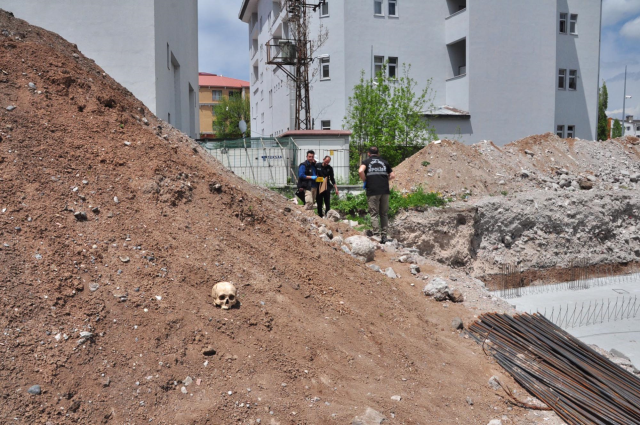 Okul inşaatında insan kemikleri ve kafatası çıktı