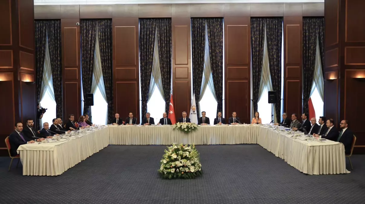 AK Parti\'nin \'Yeni Anayasada Yol Haritası\' Çalıştayları Devam Ediyor