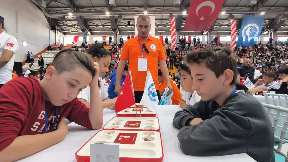 Kars\'ta 7. Türkiye Akıl ve Zeka Oyunları Turnuvası Başladı