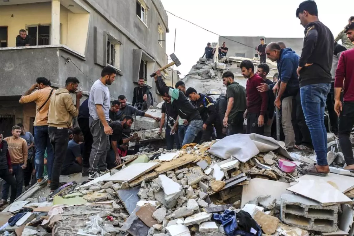 İsrail\'in Gazze\'ye Hava Saldırıları