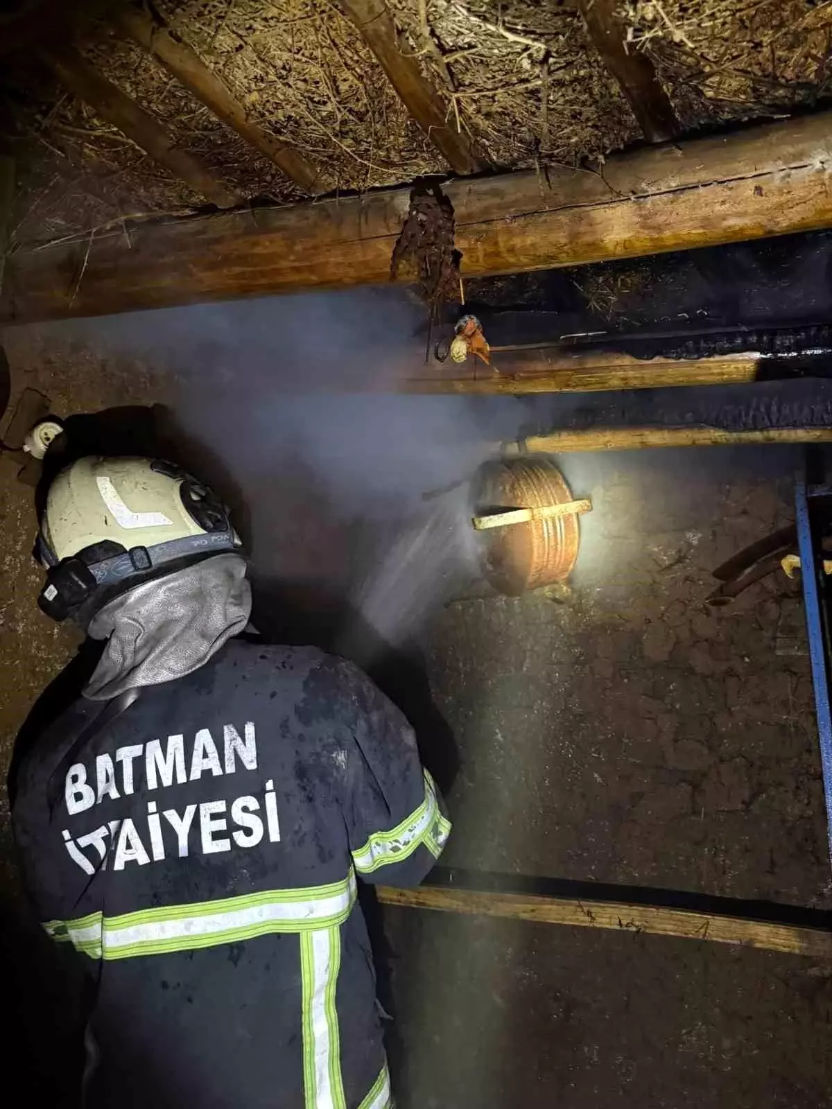 Batman\'da Ahır Yangını Paniğe Neden Oldu