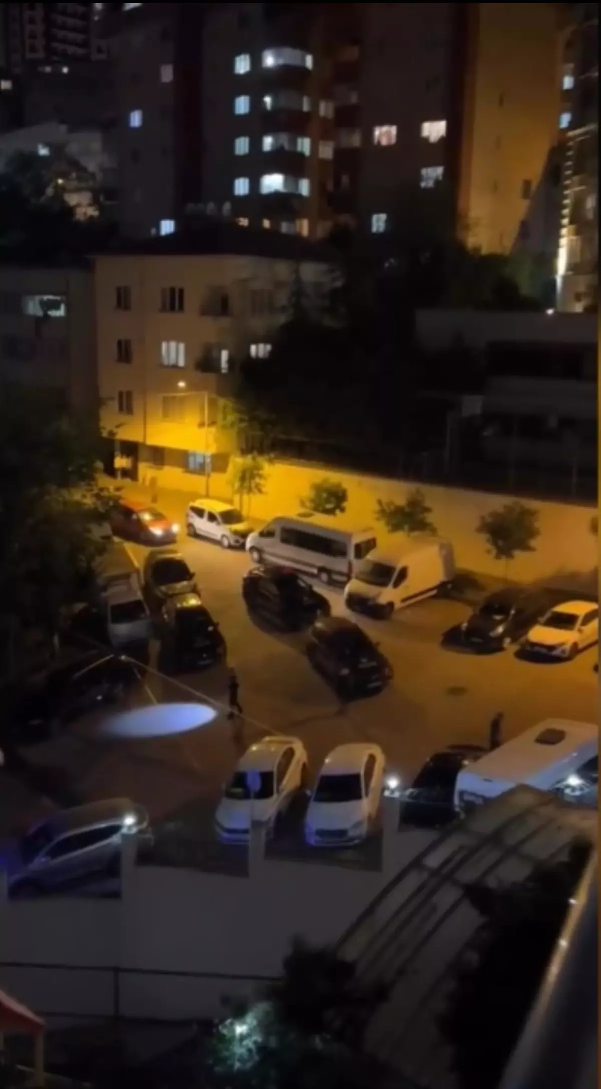 Evine girerken aracının önünü kesip kalaşnikofla kurşun yağdırdılar