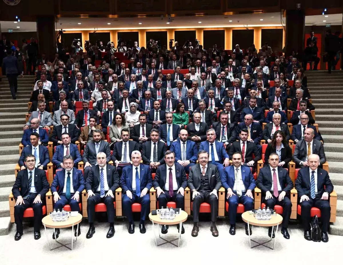 GTB Başkanı, Ekonomi Şurası\'nda Tarım ve Gıda Sorunlarını Dile Getirdi