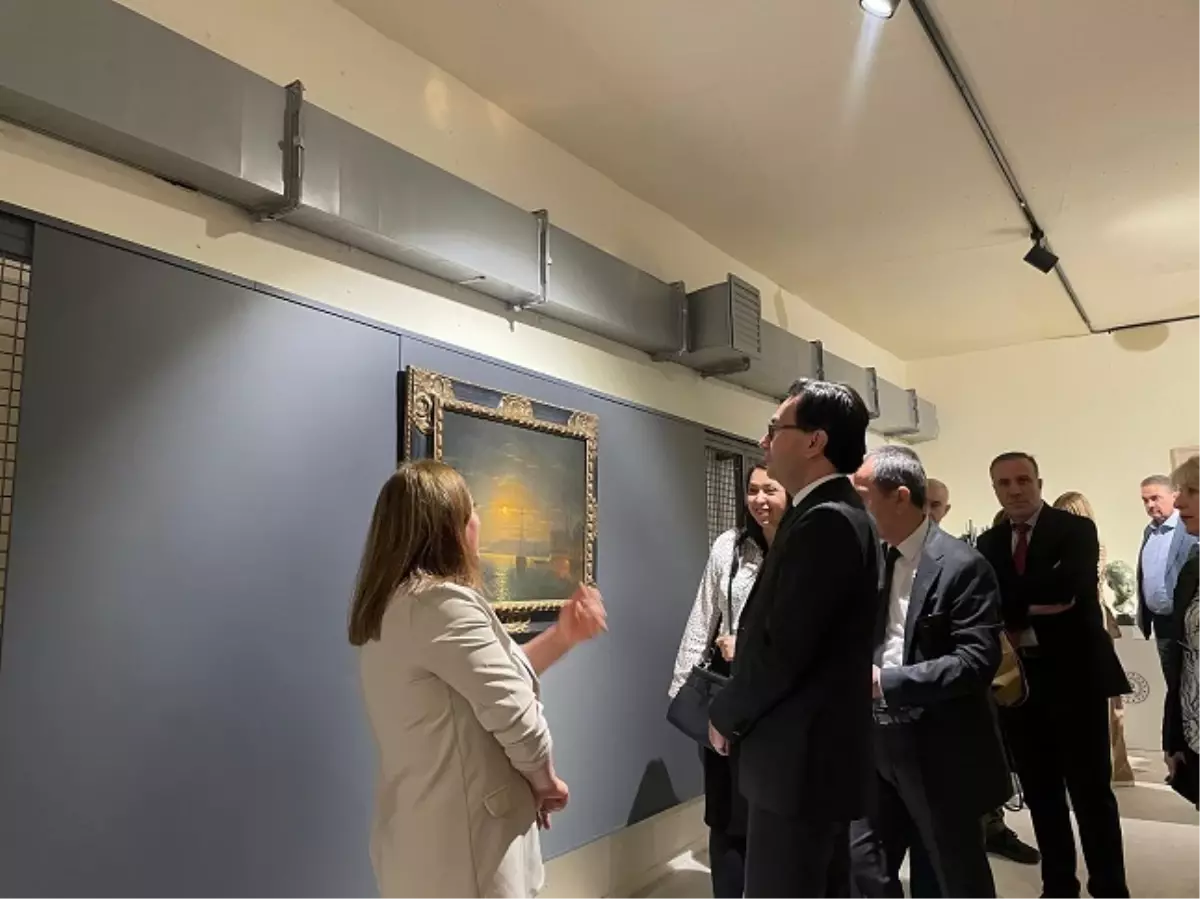 GÜVEN Hastanesi\'nden 50. Yıla Özel Sergi